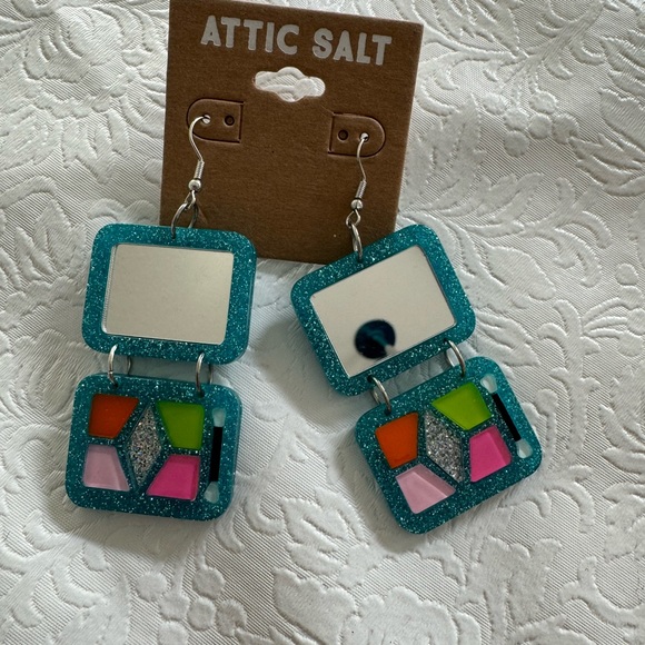 Clover Resin Make Up Kit blue Earrings - Picture 2 of 2